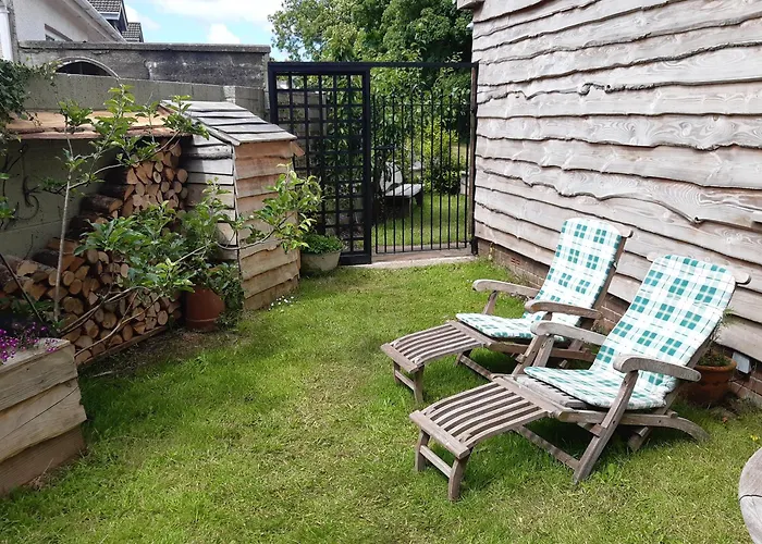 The Swallows - Kingsize Ensuite Bedroom And Private Garden