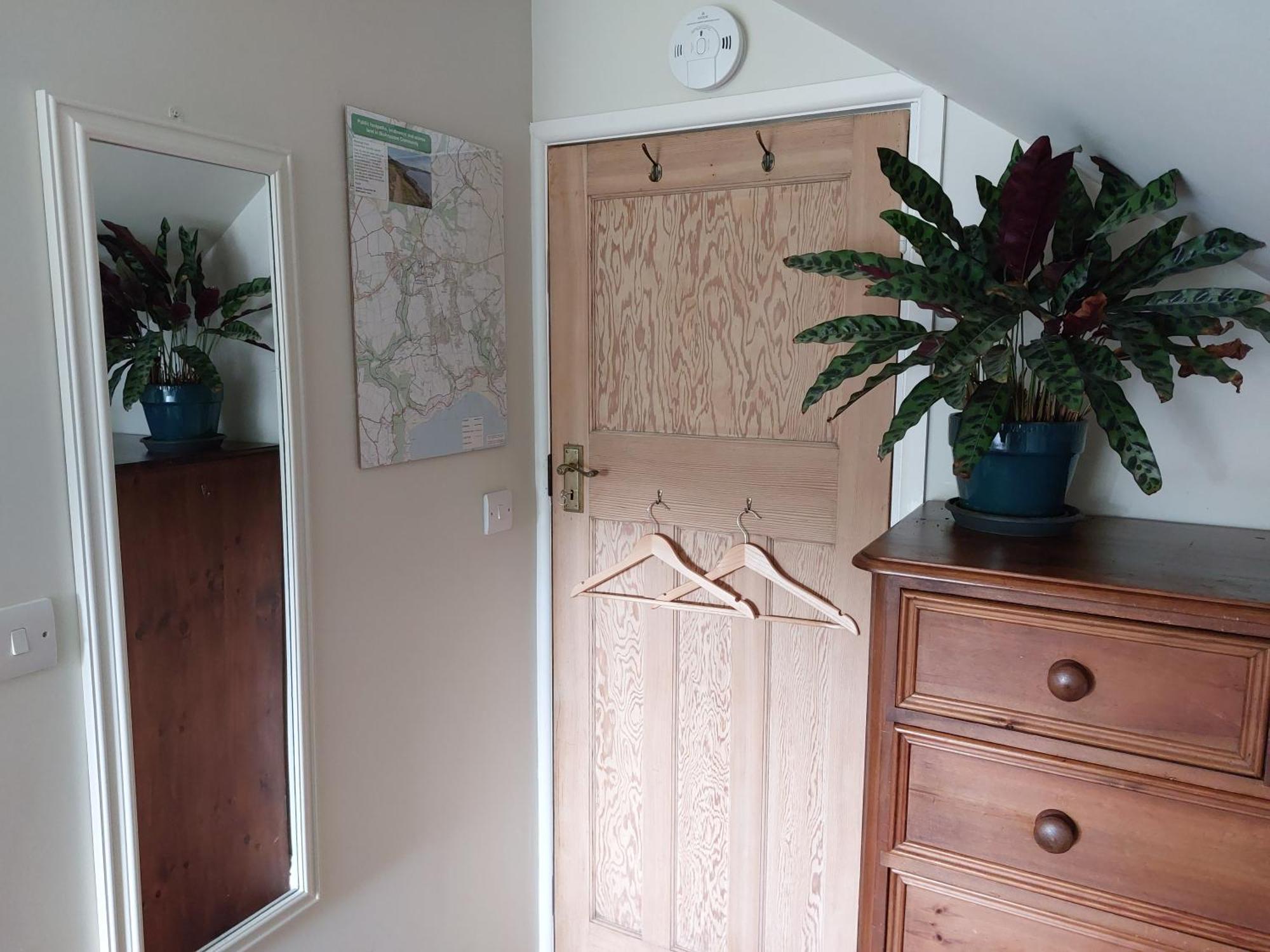 The Swallows - Kingsize Ensuite Bedroom And Private Garden Swansea